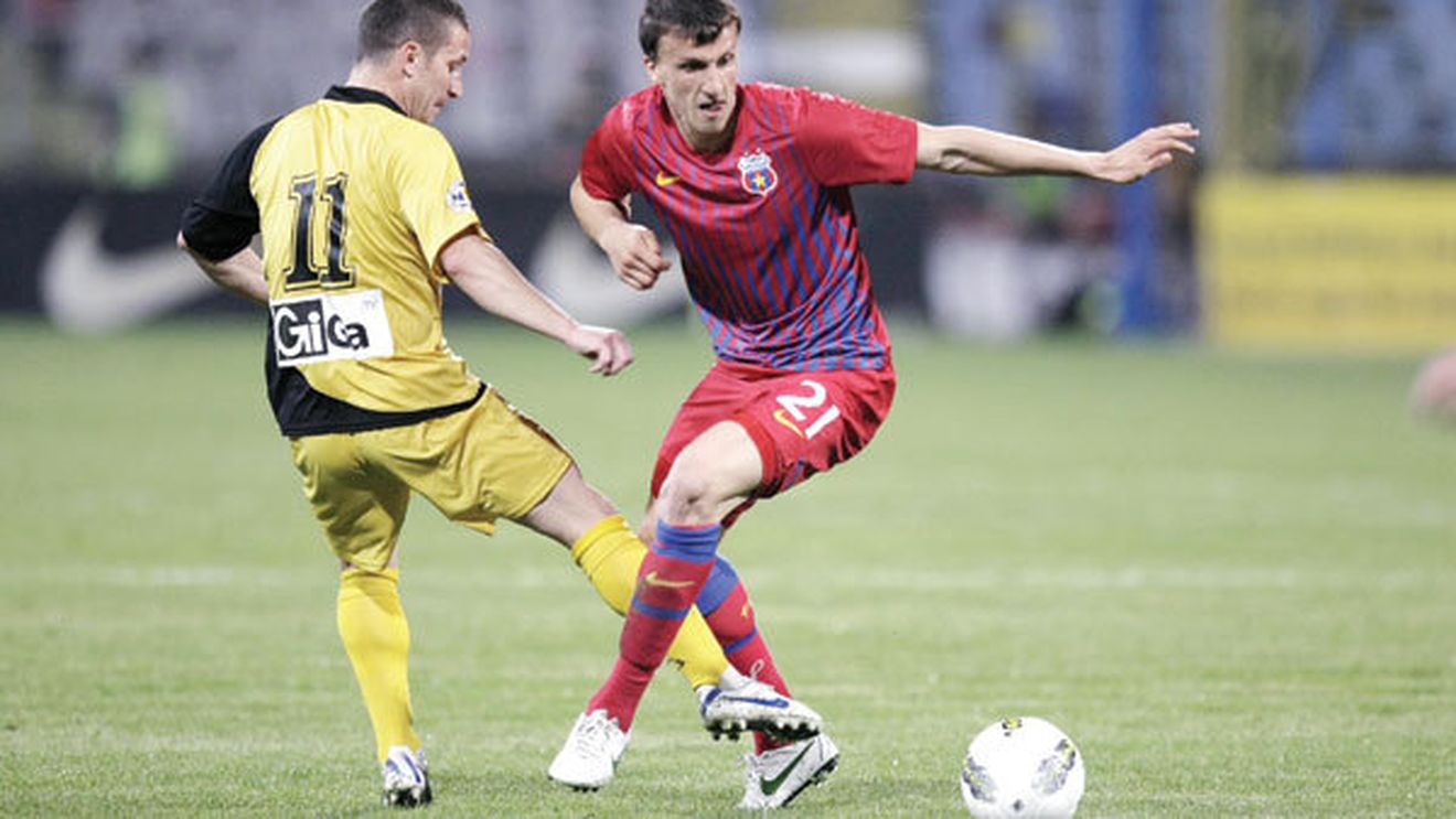 Becali a ordonat, Reghe stă pe gânduri! **Jucătorii Stelei strâmbă însă din nas și-i încurcă 'ploile' antrenorului