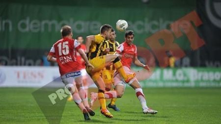 Bonetti la prima înfrângere, Dinamo lasă primul loc pentru alții:** "La meciul ăsta am avut doar două nume de rezonanță: Platini și Distafano! În rest a fost jale"