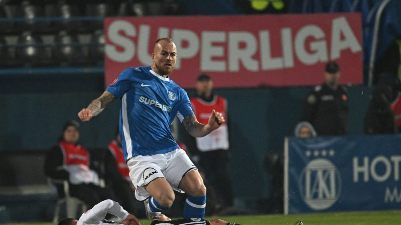 Gică Hagi, reacție total neașteptată după ce Denis Alibec, jucătorul pe care de curând l-a amenințat cu scăderea salariului, a egalat-o pe U Cluj cu o „bombă” în vinclu. Cum a fost surprins „Regele” de camerele TV