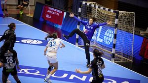 Adrian Vasile: „Simt că este momentul nostru să ne calificăm în Final Four”. Returul CSKA Moscova – CSM București din sferturile de finală ale Ligii Campionilor pornește de la 32-27 pentru „tigroaice”