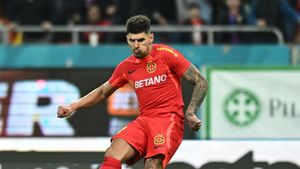 Florinel Coman ar putea să o „rupă” cu Gigi Becali dacă nu îl lasă să plece la arabi! Transferul e deja o prioritate absolută pentru „Mbappe”: „Are o frustrare, alții au semnat deja”
