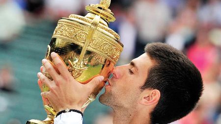 Nole, one man show!** Djokovic a câștigat în premieră Wimbledon-ul, luându-i fața lui Nadal și pe iarbă