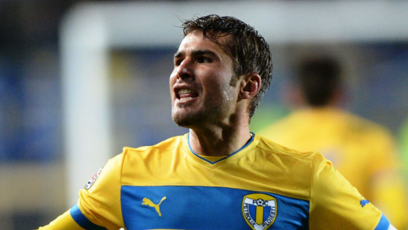 "Opriți golănia, salvați România!" Mutu a explodat pe Facebook. Mesajul postat după ce aceste imagini au ajuns în presa din Anglia