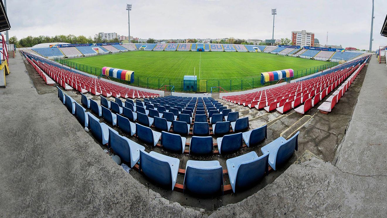 Cuplaj la Buzău, duminică: Dinamo și Universitatea Cluj ajung în Crâng