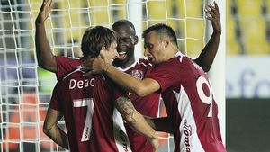 Deac, la a treia revenire la CFR: "Câștigam de 10 ori mai mult în Kazahstan, dar îmi era dor de fotbalul românesc". Cum a trecut peste cearta cu Miriuță și ce spune despre șansa la titlu a echipei din Cluj