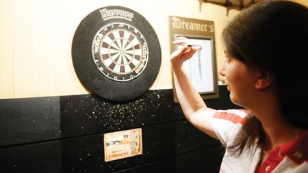 Pe locuri, fiți gata, darts