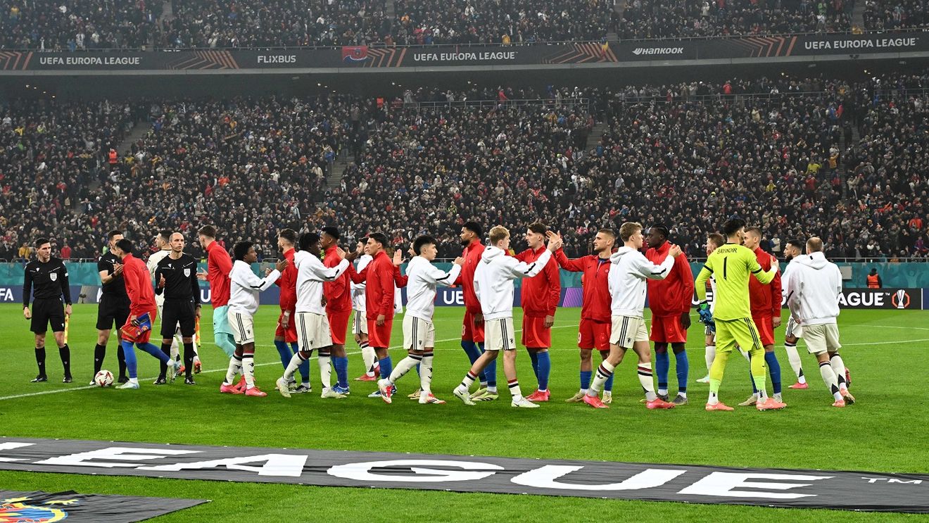 UEFA a intervenit. Ce i-a interzis crainicului FCSB să facă la microfon la meciul cu Manchester United