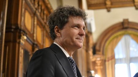 Nicușor Dan a promulgat Legea Paraschiv: libertate pentru suporteri!
