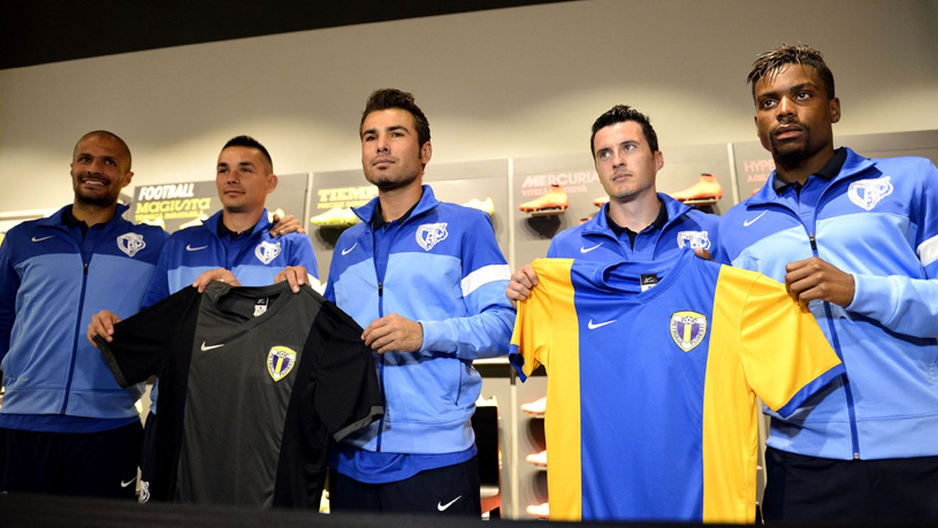 FOTO | Stemă avangardistă pe noile treninguri ale Petrolului. Marinescu: "Sperăm să ne poarte noroc și să câștigăm titlul"