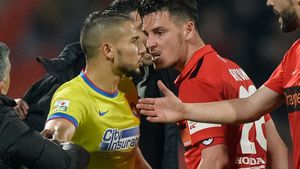 INTERVIU EXCLUSIV cu Paul Anton | Două se bat și a treia câștigă...titlul: "Dinamo, campioana Ligii I". Cel mai mare vis al mijlocașului de la Getafe, discuție fără perdea despre fotbalul românesc și o declarație: "Abdomenul meu? Tabletă de ciocolată" 