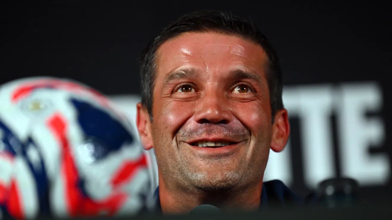 „Suntem un șantier mereu deschis”. La o zi după ce s-a scris că nu va apuca „să mănânce cozonacul de Crăciun” la Inter, Chivu a obținut o victorie clară