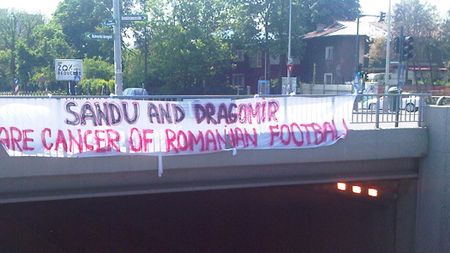 VIDEO Platini, chemat în ajutor de fanii "câinilor"!** "Sandu și Dragomir sunt cancerul fotbalului românesc"