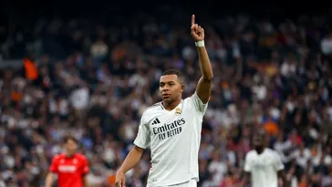 PSG îl târăște în tribunalul civil pe Kylian Mbappe. E război fără precedent pentru cele 55.000.000 de euro pe care se bat atacantul lui Real Madrid și șeicii care pe vremuri l-au îmbrăcat în aur