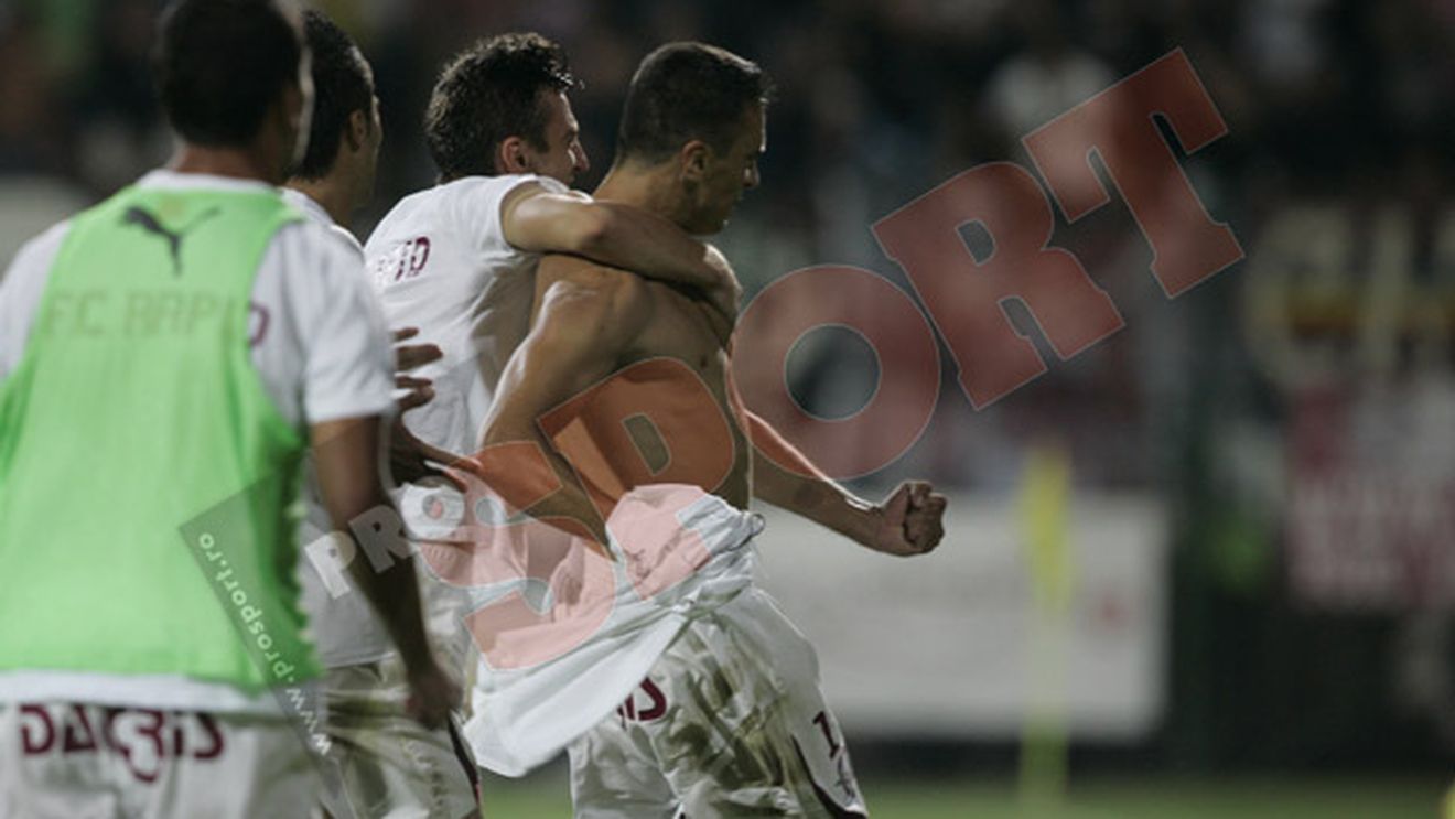 VIDEO 1-2-3 Vezi faza superbă care a adus golul victoriei pentru Rapid!** Pancu: "Nu sunt un erou!"