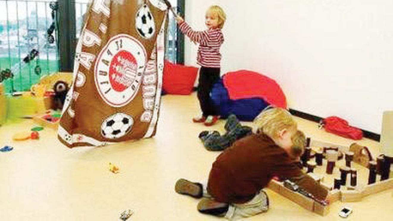 St. Pauli șochează din nou!** Grădiniță și striptease pe stadion!