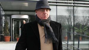 "Penescu va rămâne în pușcărie!"**