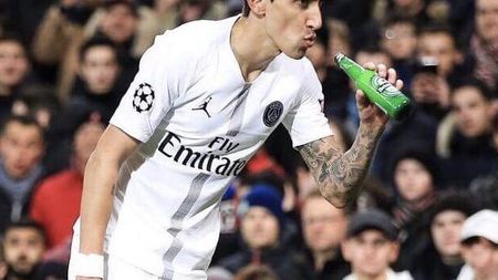 Di Maria, omul serii pe Old Trafford. Huiduit copios de suporteri, a dat două pase de gol și i-a ironizat pe fanii rivali. VIDEO | Cum a reacționat când s-a trezit cu o sticlă de bere lângă el