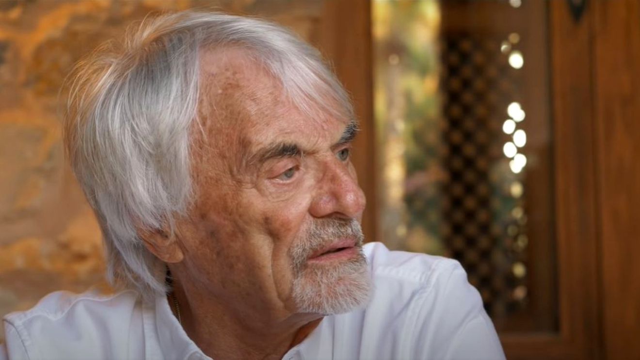 Bernie Ecclestone a cumpărat yachtul de 20 de milioane de euro al prietenului său Flavio Briatore, cu doar 7 milioane de euro, după ce acesta a fost confiscat de poliție și scos la licitație!