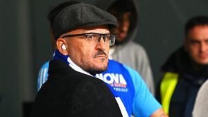 Adrian Mititelu îi distruge pe fanii lui Dinamo care deja își văd echipa retrogradată și anunță că formația lui Zeljko Kopic va redeveni o mare forță a fotbalului românesc: „Dinamoviștii deja cântă prohodul, dar în următorii 2-3 ani vor fi foarte greu de bătut!”