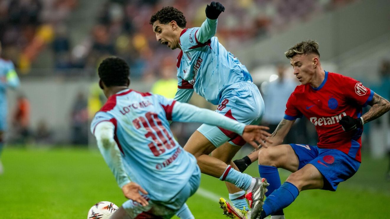 Gigi Becali n-a mai suportat și la pauză i-a dat afară din echipă pe cei 3 fotbaliști care l-au supărat în FCSB - Feyenoord