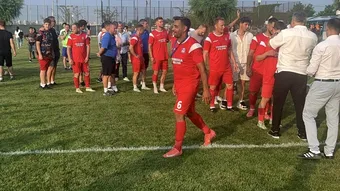 Bănel Nicoliță a promovat în Liga 3 cu CSO Teleajenul Vălenii de Munte. Mijlocașul a împărțit vestiarul cu alți fotbaliști cunoscuți și a îndeplinit obiectivul