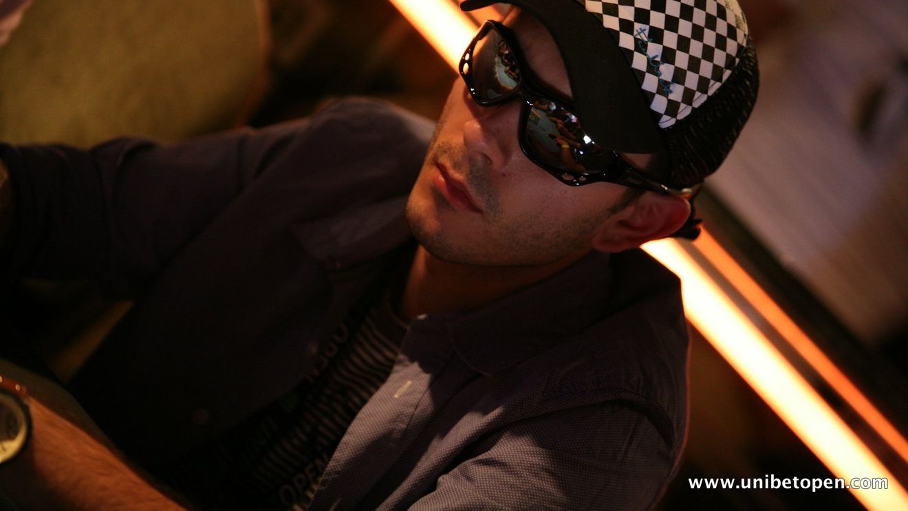 Joaca poker cu echipa Unibet Poker Pro Romania