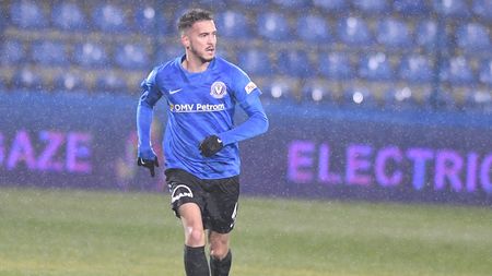 Bombă în vinclu reușită de Damian Dussaut de la 35 de metri împotriva lui FC Botoșani! Gică Hagi, în extaz după reușita elevului său de la Farul Constanța | VIDEO