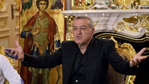 Umilit de Rapid în prima repriză, Gigi Becali a făcut din nou schimbări la pauză! Cine au fost „sacrificații” de la FCSB care l-au dezamăgit pe patron