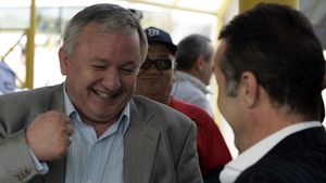 EXCLUSIV! **Președintele Vasluiului e în Cipru și negociază transferul lui Ouon! **Gigi Becali amenință: "Să-l ia, dar o să vadă ei"