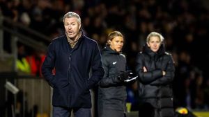 Antrenorul s-a iubit cu o jucătoare și a fost dat afară de celebrul club de fotbal! „A încălcat codul”