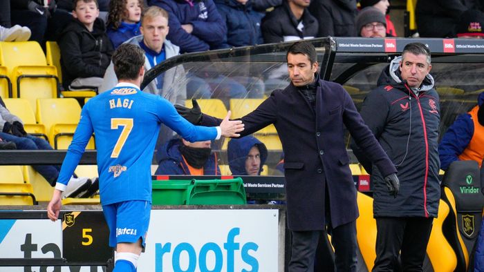 Ianis Hagi a rămas fără antrenor! Glasgow Rangers a anunțat despărțirea de Giovanni van Branckhorst. Când se va alege noul tehnician