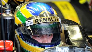 Nepotul lui Ayrton Senna l-a înlocuit pe Heidfeld** la Lotus-Renault