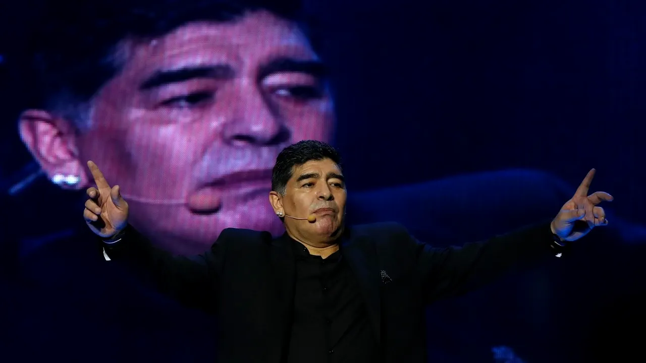 Cine a fost prima persoană care a încercat să îl resusciteze pe Diego Maradona și câte ambulanțe au fost chemate de urgență în încercarea disperată de a-l salva!
