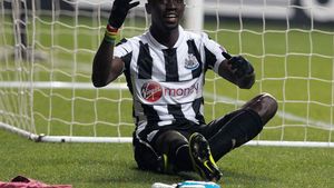 Papiss Cisse, reprimit la Newcastle după ce BBC i-a demonstrat ipocrizia