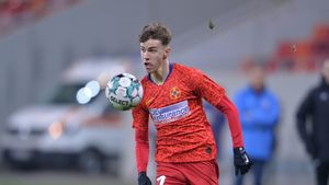 Gigi Becali, prima reacție după oferta fabuloasă primită pentru Octavian Popescu: „E din Italia!” Patronul FCSB a dezvăluit unde poate ajunge „perla” sa