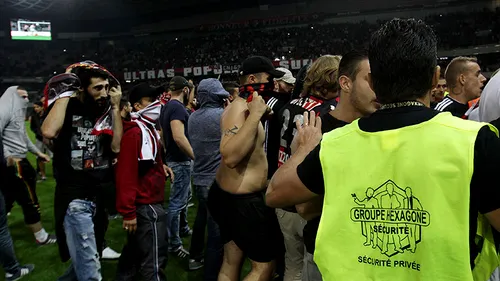 Incidente la partida Nice - Bastia: suporterii au invadat terenul, patru dintre ei au fost arestați 
