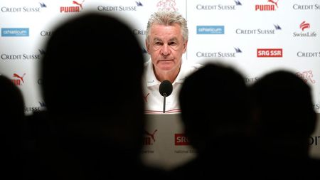 Hitzfeld și-a anunțat retragerea din activitate. Cariera fenomenală a antrenorului care a dus Elveția în optimile CM