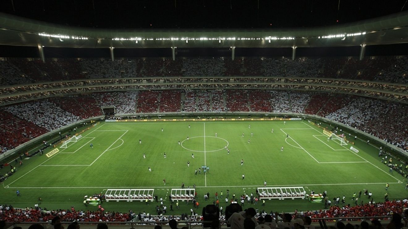 VIDEO** Cum să-ți bați propria echipă! Javi Hernandez a înscris un SUPER GOL împotriva lui Manchester United!