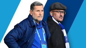 S-a „clonat” Nicolo Napoli, antrenorul celor de la FC U Craiova? Imaginea care l-a înfuriat teribil pe Adrian Mititelu și din cauza căreia „jurase” că nu îl va mai aduce vreodată înapoi: italianul, la masă cu „dușmanul” Sorin Cârțu! EXCLUSIV