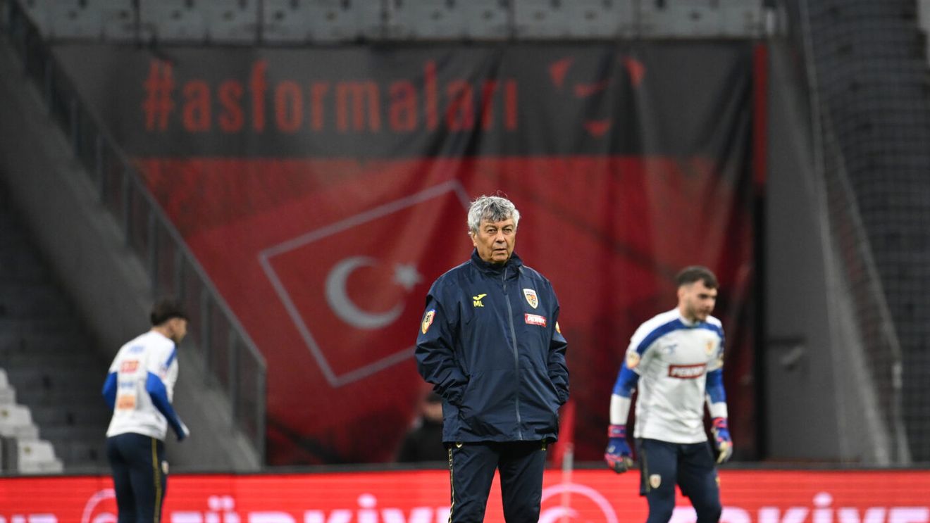 OFICIAL. Mircea Lucescu a decis echipa de start pentru Turcia - România! Lovitură teribilă pentru Montella