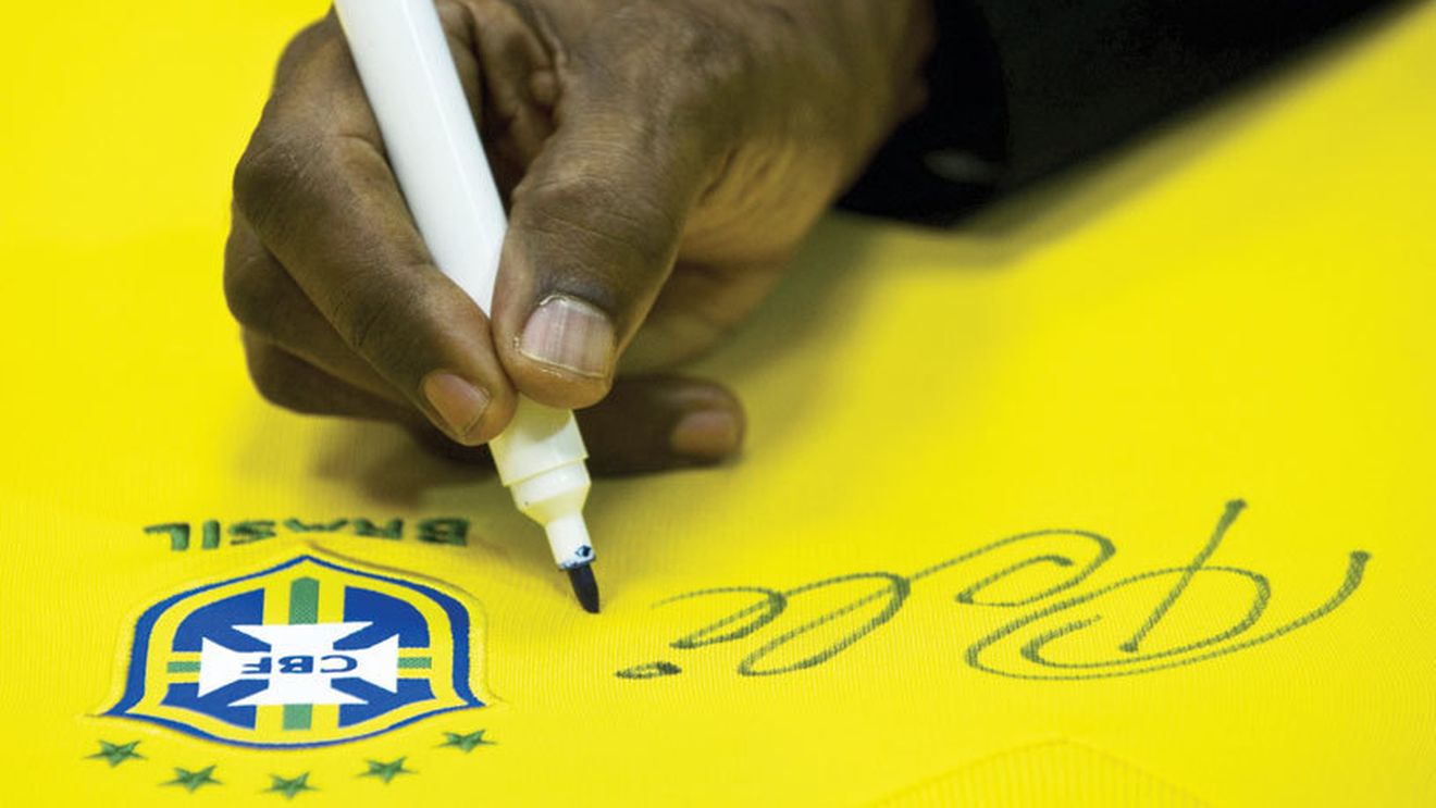 Industria care a acaparat lumea este aproape necunoscută în România. Afacerea în care fanii plătesc sume importante pentru obiectele favoriților lor