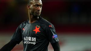 Manchester United și Arsenal se bat pentru Abdallah Sima, coechipierul lui Nicușor Stanciu de la Slavia Praga!