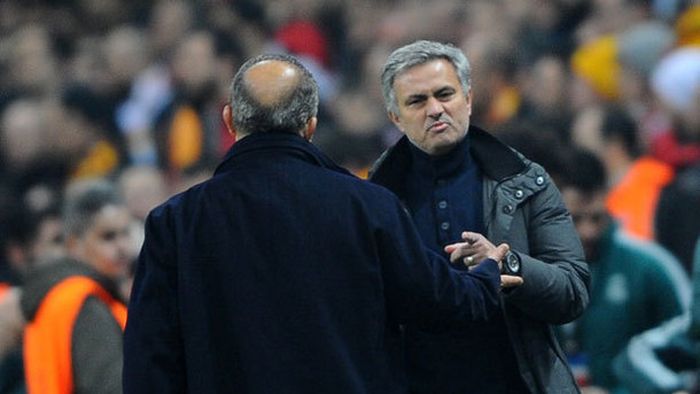 Real Madrid așteaptă semifinalele Ligii pentru o mutare șoc.** 'Galacticii' îl pot vedea pe viu pe urmașul lui Mourinho: "Este o onoare". Pe cine au pus ochii spaniolii