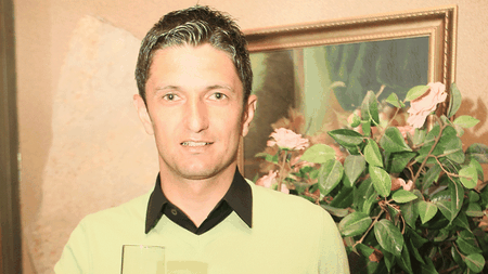 Vezi aici cum a dansat Răzvan Lucescu din buric, de ziua sa!