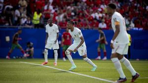 Deschamps a dezvăluit cum i-a făcut pe Mbappe, Dembele și Olise să joace împreună!