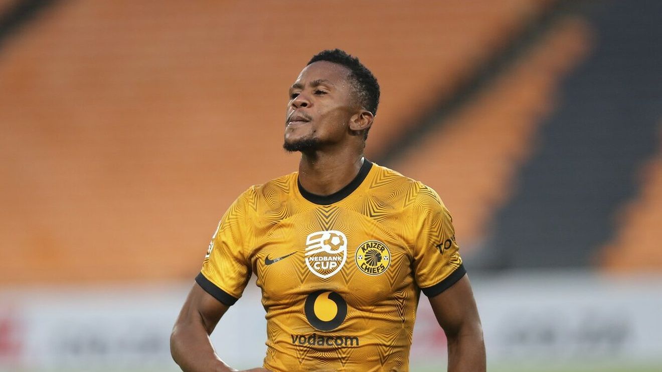 FCSB și-a luat fundaș central: „stânca” din Africa de Sud semnează. Anunțul clubului