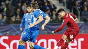 LIVE BLOG Liga Campionilor | Genk, spulberată acasă de Liverpool. Ianis Hagi, lăsat pe bancă. Stanciu a pierdut la limită duelul cu Barcelona