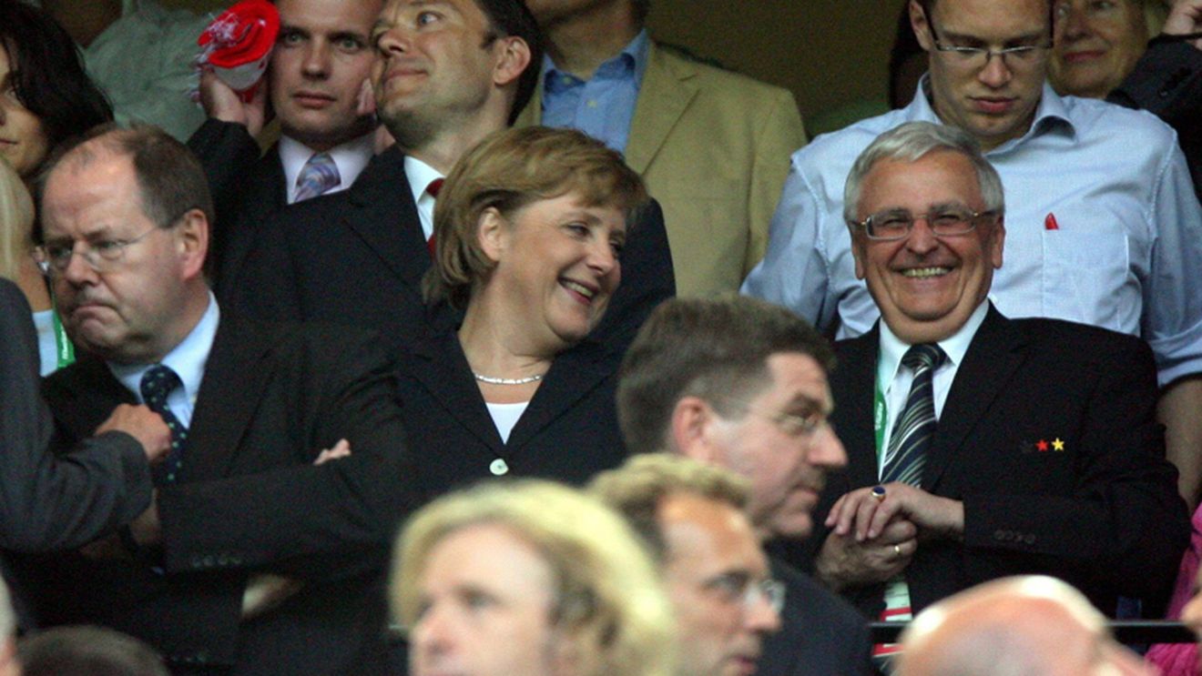 Angela Merkel va asista la meciul amical Germania - Anglia