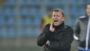 INTERVIU | Dorinel Munteanu: "Am văzut foști colegi care sar la gâtul lui Daum. Nu trebuie schimbat!" Argumentele aduse de Munti în favoarea selecționerului