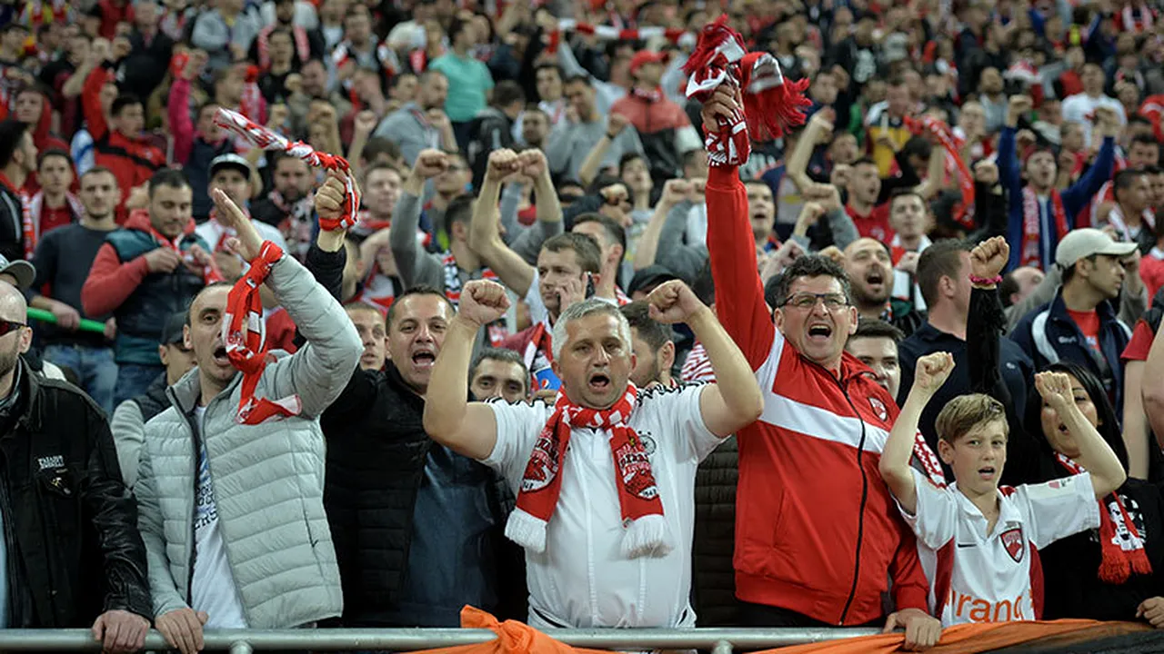 Momente stânjenitoare pentru steliști. FOTO&VIDEO | Suporterii lui Dinamo au făcut spectacol și au dominat atmosfera. UPDATE | Câți suporteri au asistat la meci